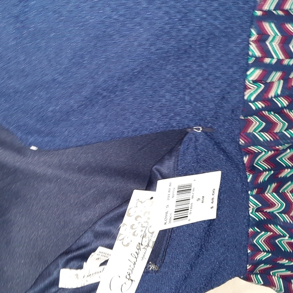 NWT Junior Dress. Size 9 - Picture 4 of 4